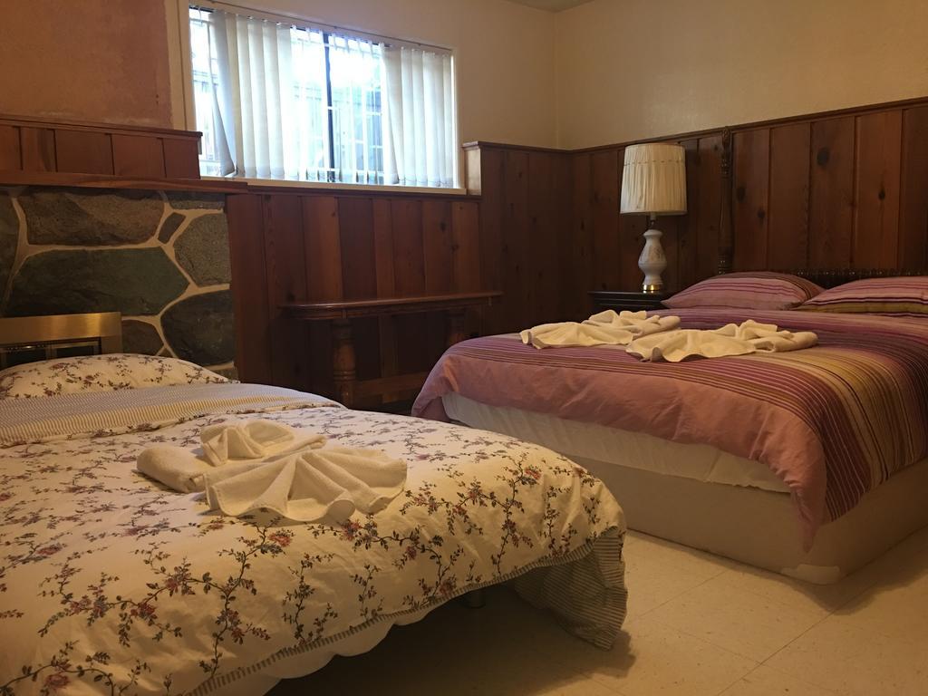 ホテルChurchill House バンクーバー エクステリア 写真